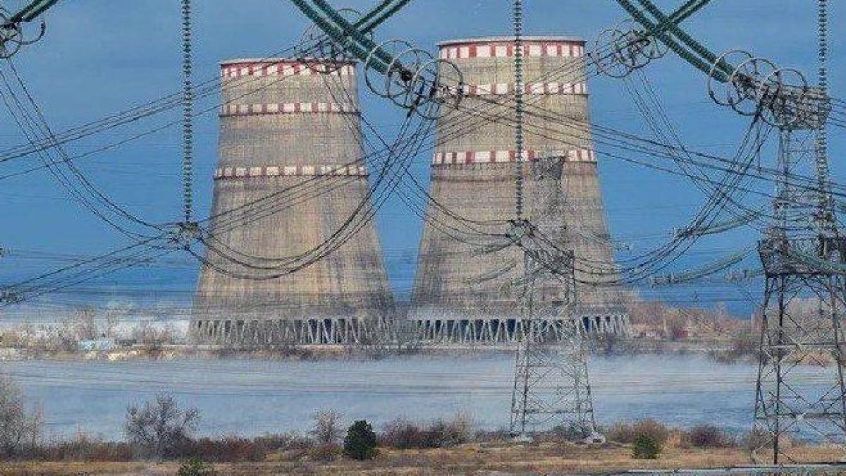 Тимчасово окупована ЗАЕС втратила живлення від лінії електропередач «Дніпровська» — МАГАТЕ