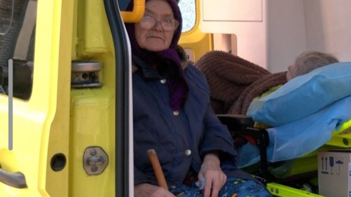 Із прифронтових громад на Запоріжжі евакуюють маломобільних і людей старшого віку