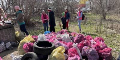Під час толоки на березі річки Мокра запоріжці зібрали купу сміття