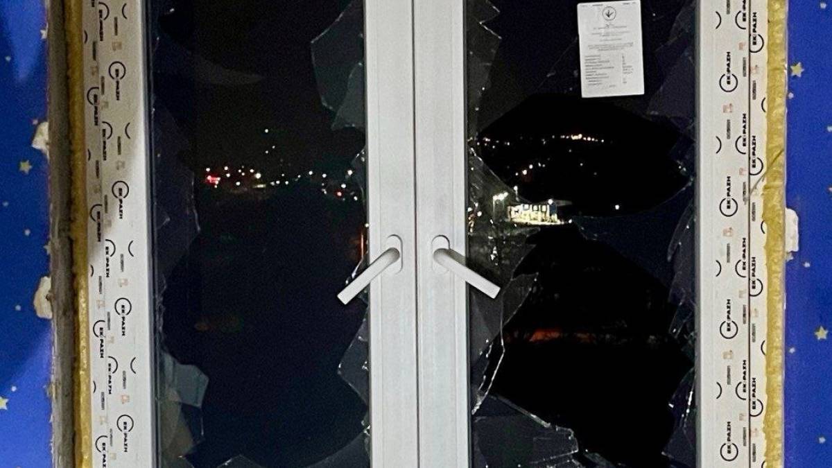 Пошкоджено фасад та вікна багатоповерхівки через атаку ворога, – ОВА