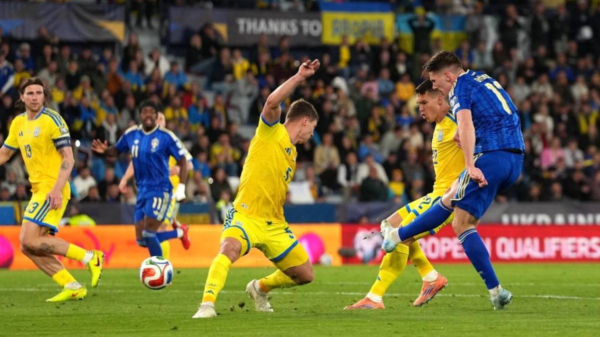 Збірна України програла Швеції і не виступить на ЧС-2026 з футболу