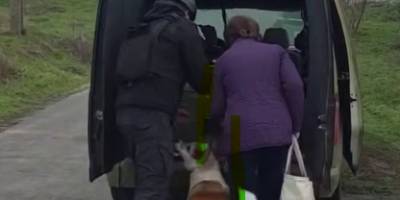 Волонтерам спільно з поліцією вдалося евакуювати кількох людей із Біленького