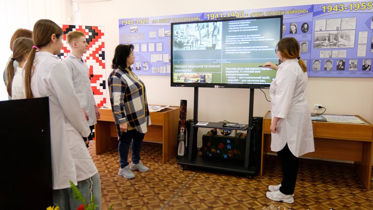 Коледжі Запоріжжя отримали 46 інтерактивних панелей від Японії