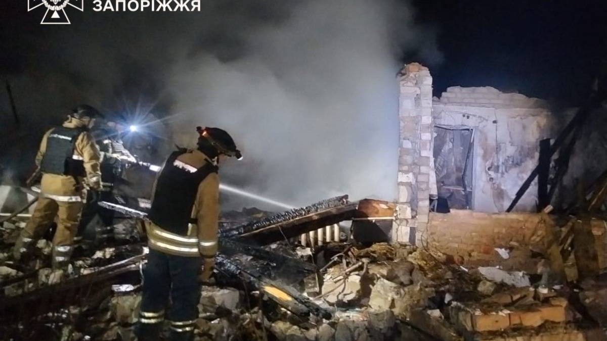 Три пожежі виникли у Запорізькому районі через ворожі обстріли