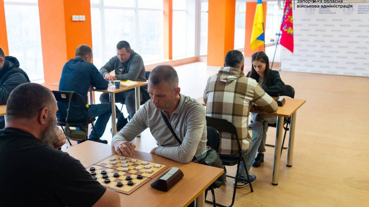 Від сили до стратегії: запорізькі ветерани випробували себе у шашках