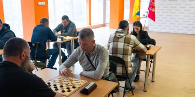 Від сили до стратегії: запорізькі ветерани випробували себе у шашках
