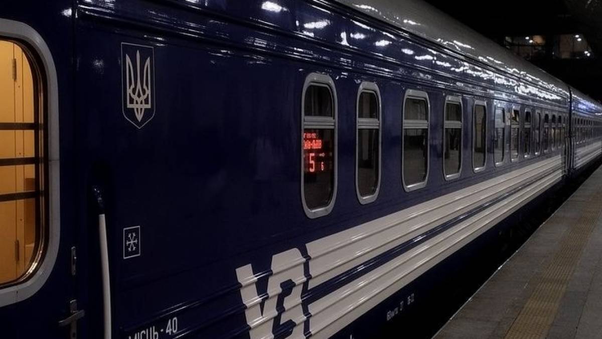 «Укрзалізниця» змінює маршрут поїздів на одному з напрямків на резервний