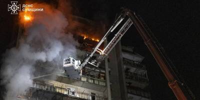Ворог вдарив по багатоповерхівці в Сумах, виникла пожежа: 11 потерпілих, серед них – дитина