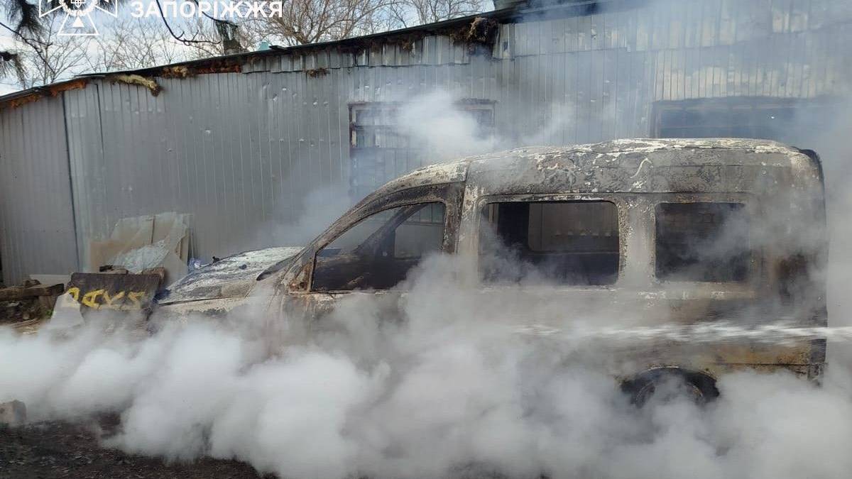 Вісім пожеж виникли минулої доби у Запоріжжі та районі через ворожі обстріли