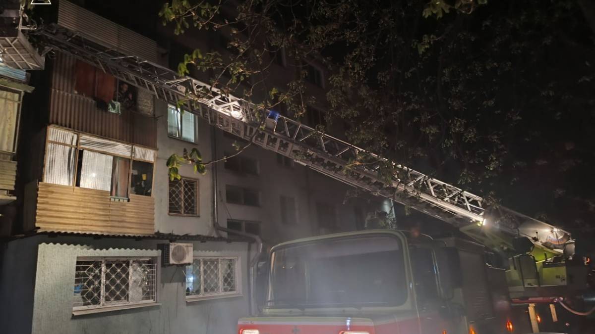 У Запоріжжі горіла багатоповерхівка: врятували двох людей