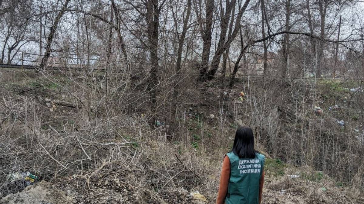 За зверненням громадян виявлено засмічення у Шевченківському районі Запоріжжя