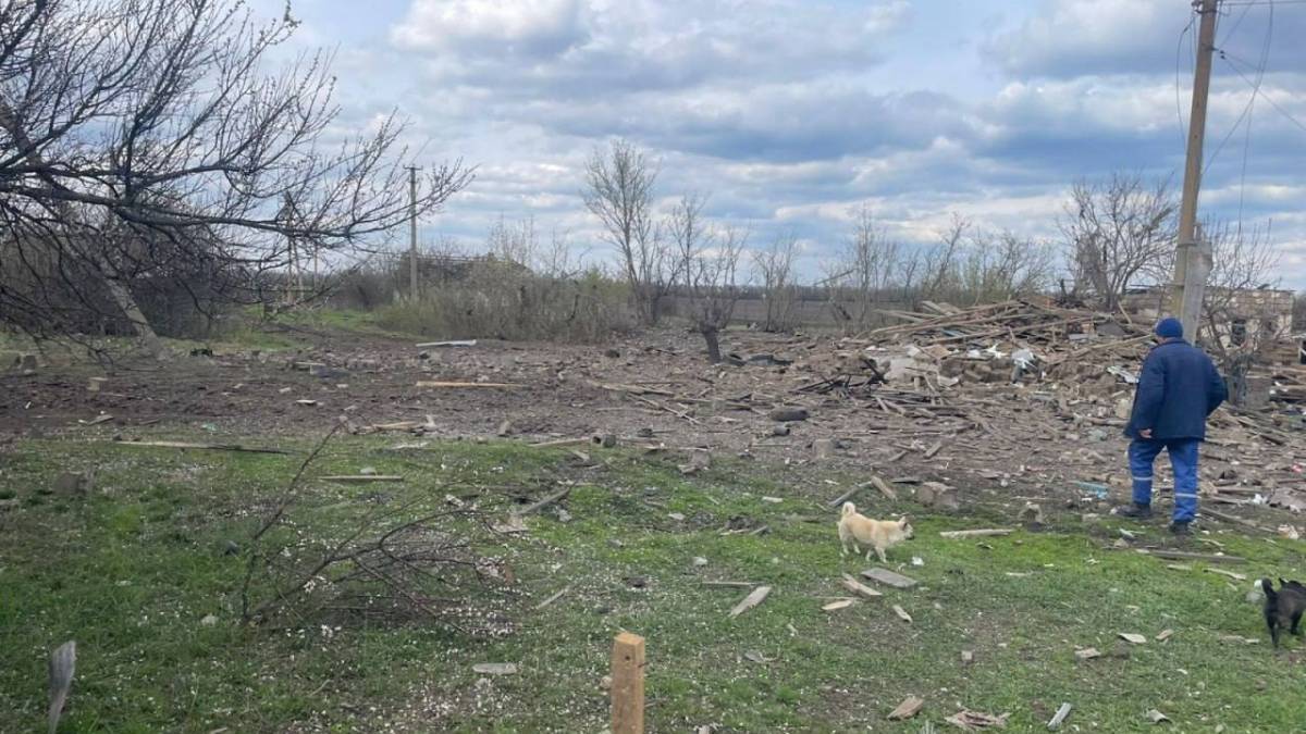 По Мар’янівці росіяни вдарили КАБом, там травмовано 67-річну місцеву жительку