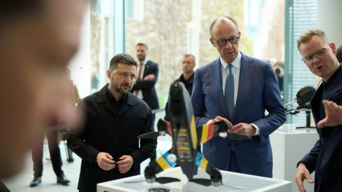 Зеленский и вице-канцлер Германии осматривают новые украинские дроны