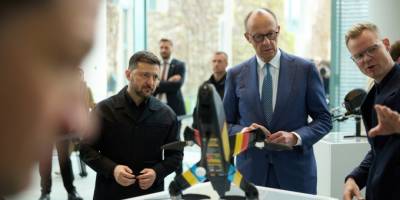 Зеленский и вице-канцлер Германии осматривают новые украинские дроны