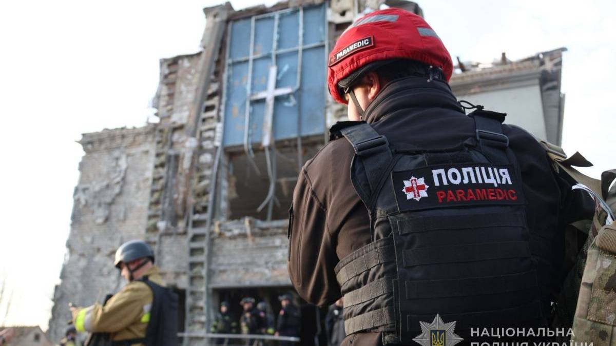 Три авіабомби по житловому району Запоріжжя: є жертва і поранені