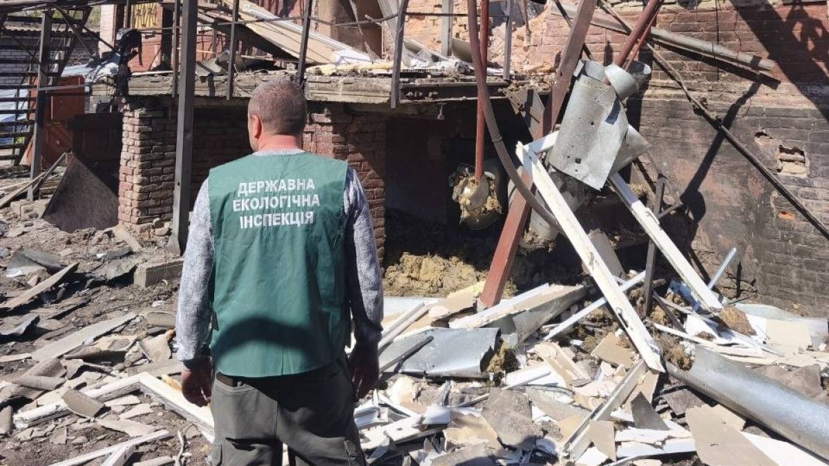Екологи зафіксували наслідки вчорашнього ворожого обстрілу в Олександрівському районі Запоріжжя