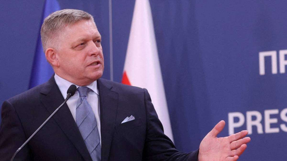 Литва і Латвія заборонять проліт борту Фіцо до москви 9 травня