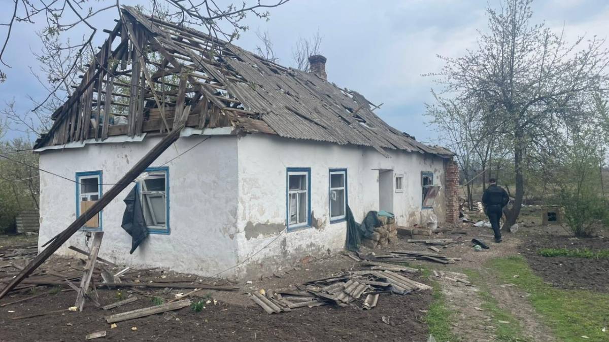 Поліція евакуювала з прифронтового села на Запоріжжі жінок і трьох дітей