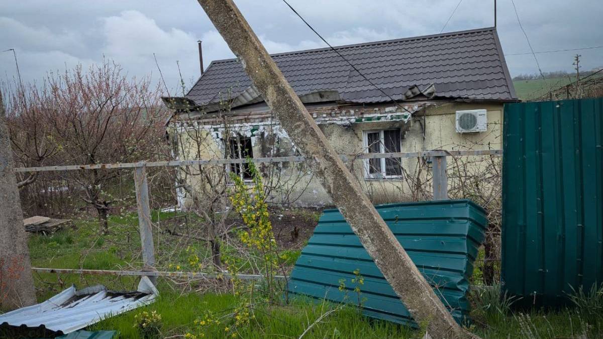 Зруйновані житлові будинки в Запоріжжі після масованої атаки 20 квітня
