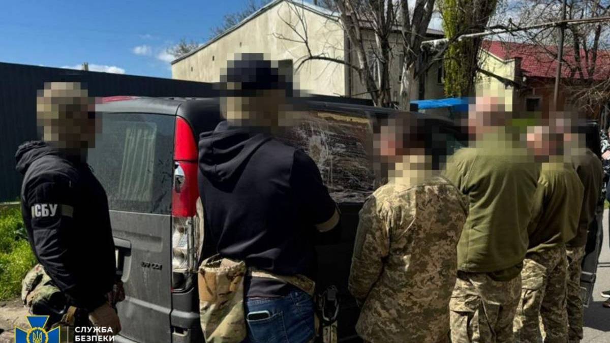 «Плати або на фронт»: в Одесі затримали представників ТЦК