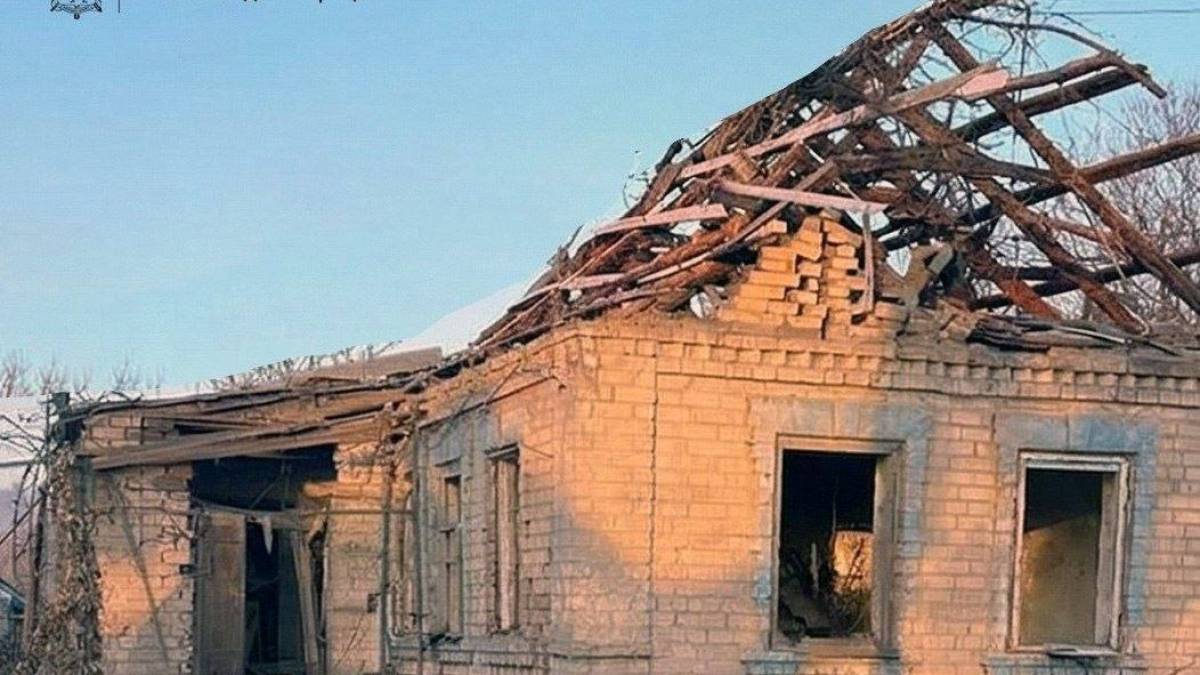Наслідки ворожих обстрілів житлових будинків та інфраструктури у Запорізькій області