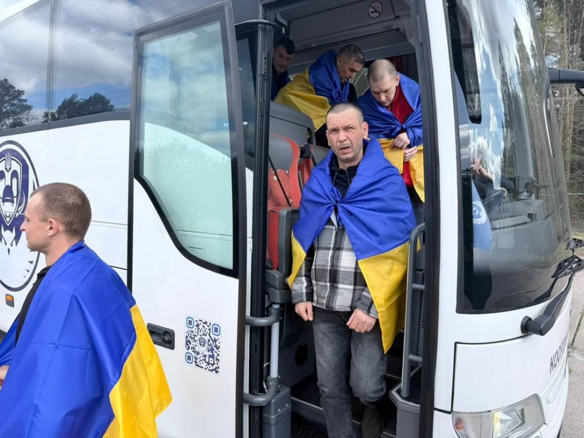 Освобождённые украинские военные после обмена 193 человек