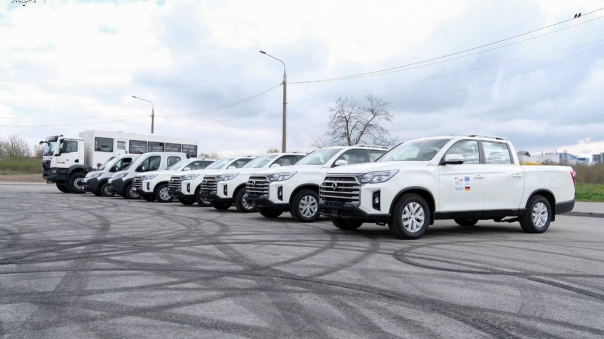 Запорізька область отримала нові автомобілі від німецьких партнерів (фото, відео)
