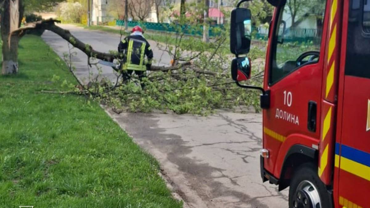 Україну накрила негода: загинули двоє людей, ще двоє — травмовані