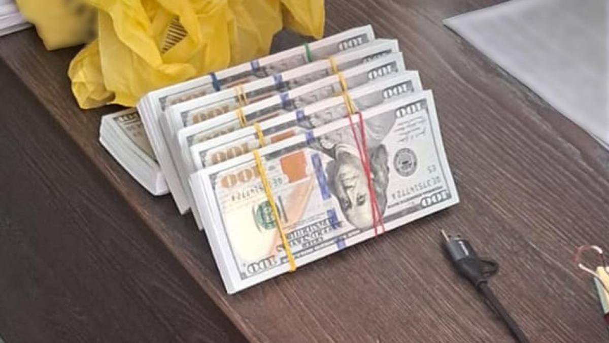 САП та НАБУ на хабарництві викрили працівників СБУ та адвоката