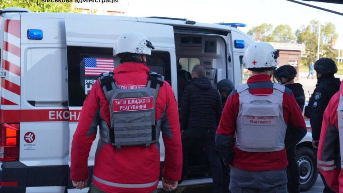 Наслідки ворожої атаки в Запоріжжі: пошкодження після обстрілу