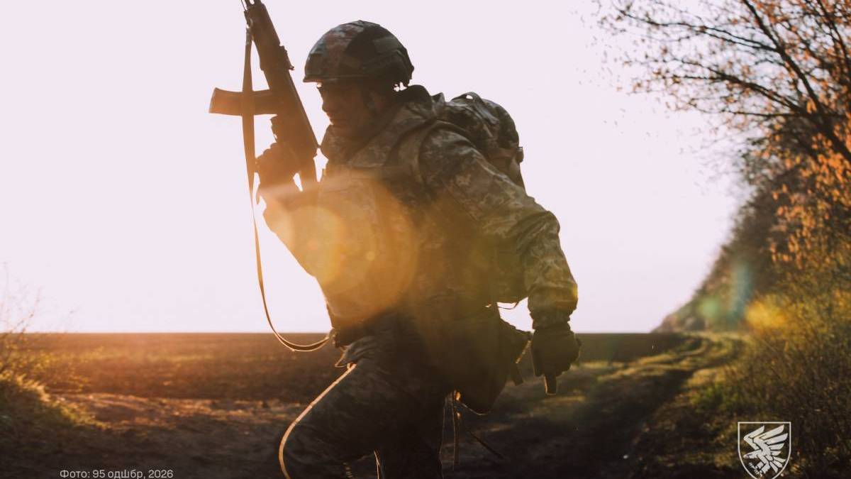 Орієнтовні втрати ворога на 3 травня: 1 334 030 (+1080) осіб, 1306 (+12) наземних робототехнічних комплексів, 1765 (+2) РСЗВ