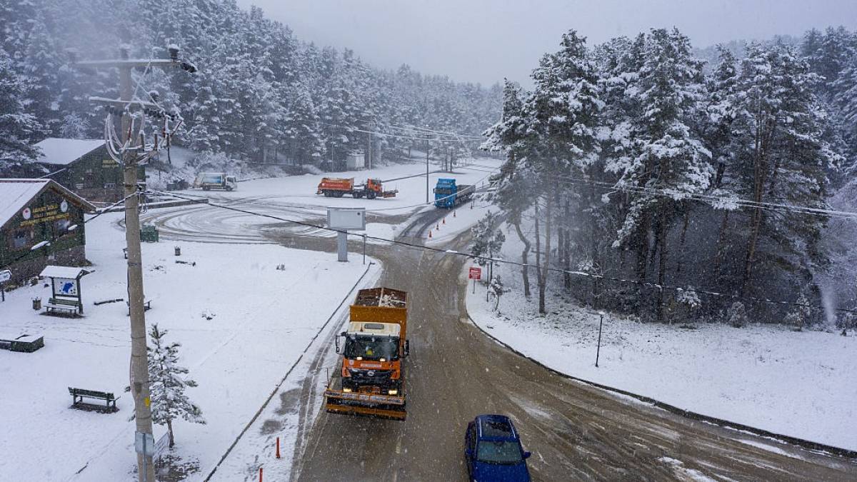 Туреччину накрив травневий снігопад