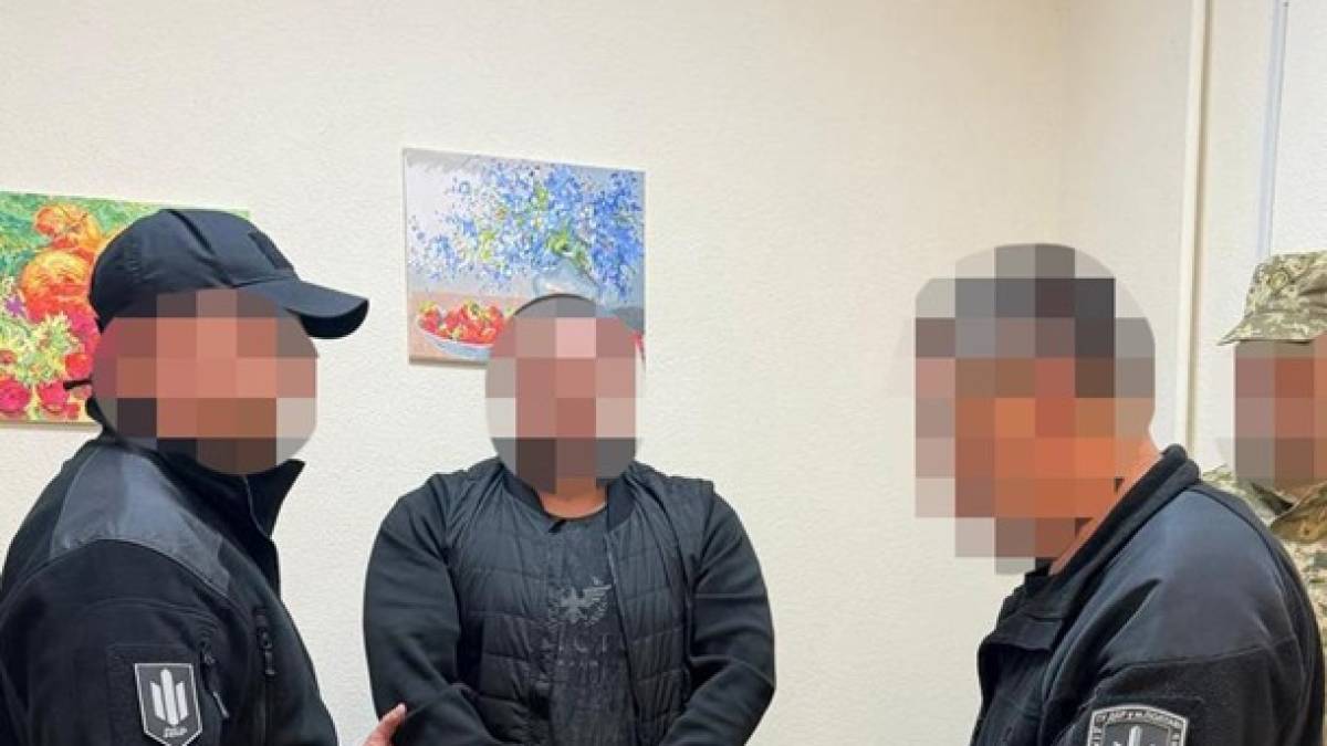 Затримали військового, який жорстоко побив іншого бійця перед строєм