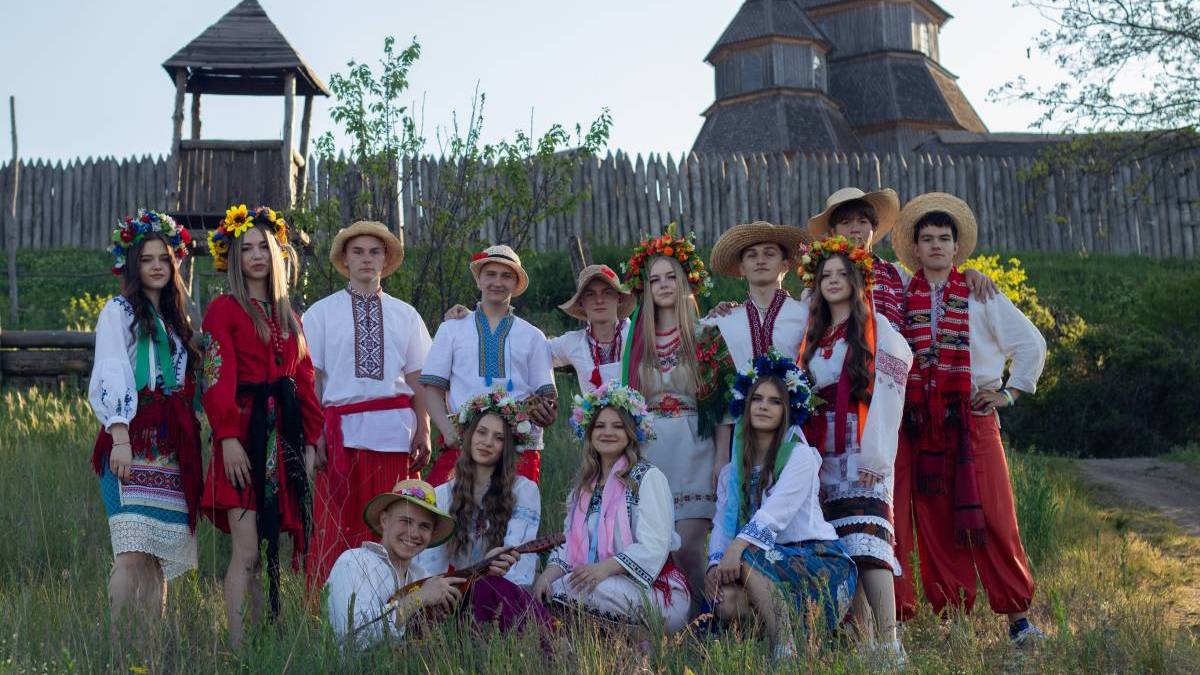 «Душа у вишиванці»: юні запоріжці стали героями особливого фотопроєкту на Хортиці