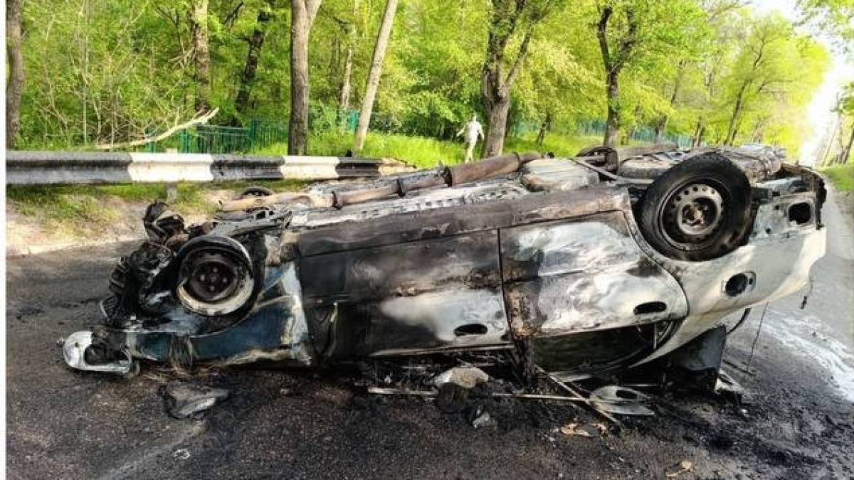 У Запоріжжі після ДТП загорівся легковик: водій був напідпитку