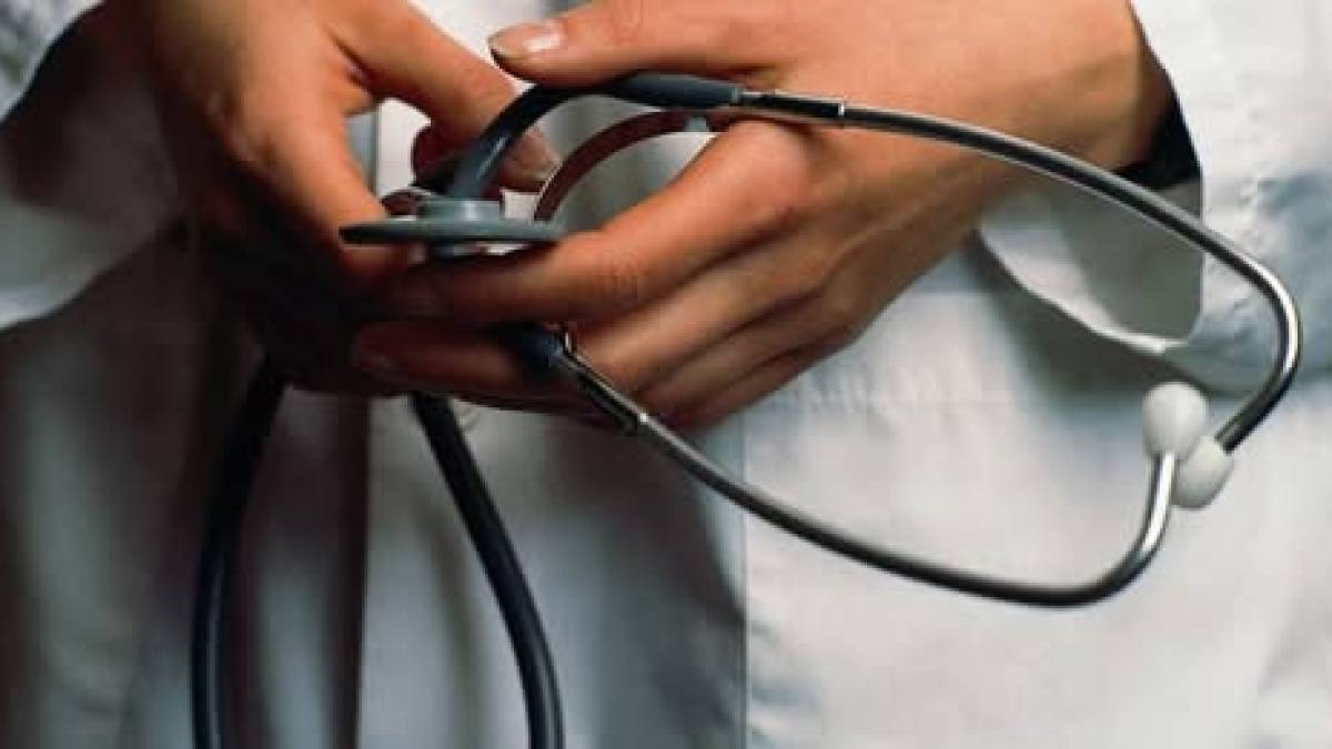 У Польщі почали анульовувати ліцензії українським лікарям – відома причина