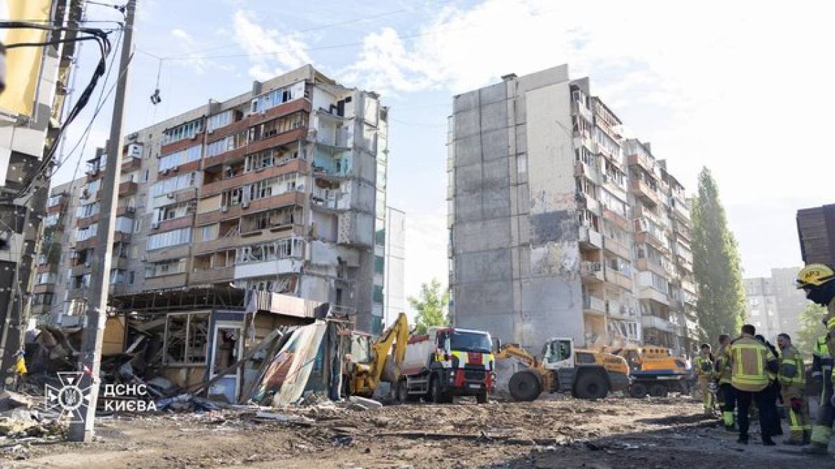 У Києві завершено понад 28-годинну пошуково-рятувальну операцію після масованої атаки