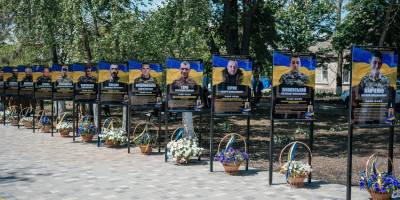 Алея Пам’яті у Михайло-Лукашівській громаді з портретами загиблих українських захисників