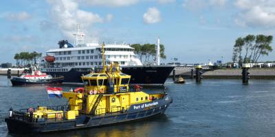 Лайнер MV Hondius, де стався спалах хантавірусу, повернувся у Нідерланди, на борту є українці