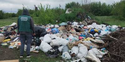 Стихійне сміттєзвалище біля села Соколівка на Запоріжжі