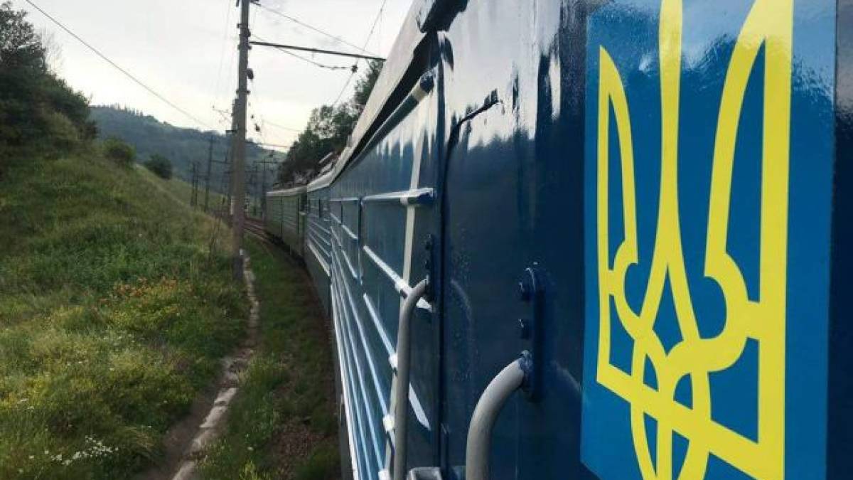 «Укрзалізниця» на літо додає рейси та призначає додаткові поїзди
