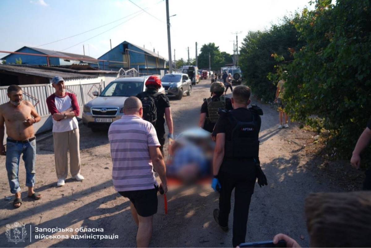 Наслідки удару керованих авіабомб росіян по житловому сектору Запоріжжя 30 червня — фото ЗОВА
